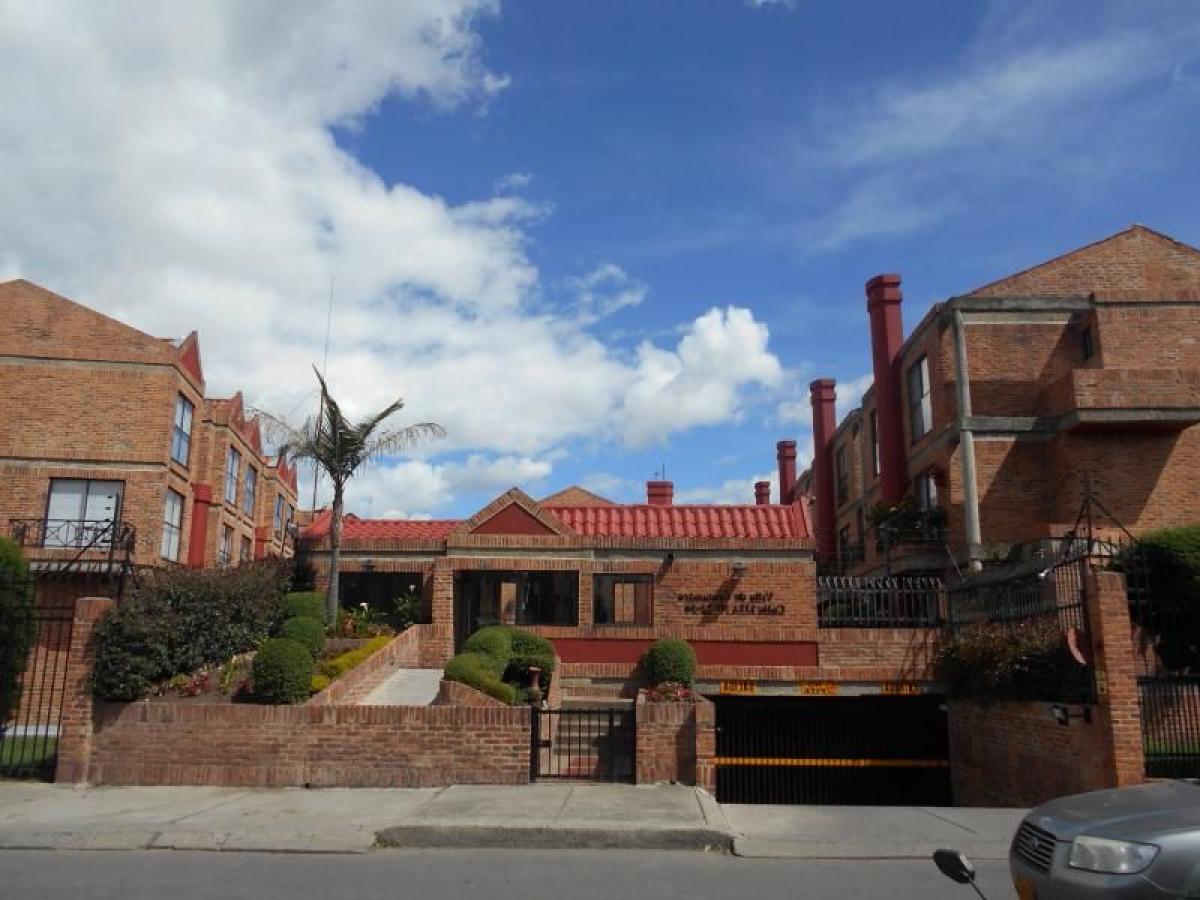 4 bedrooms House in Bogota, Colombia No. 10104