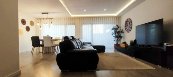 3 Schlafzimmer Haus in Corroios, Portugal, Nr. 111411 21