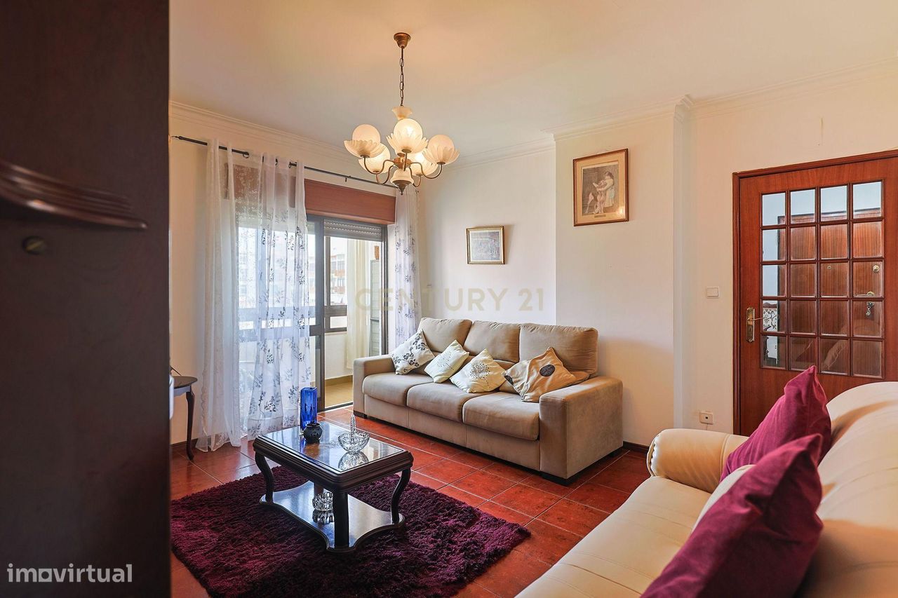 3 bedrooms Apartment in Almada, Portugal No. 340353