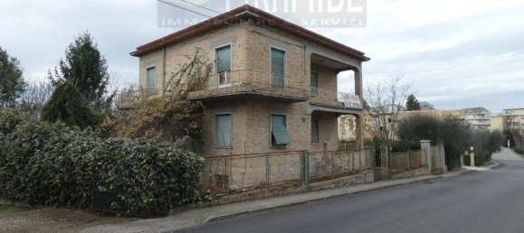 8 rooms Villa in Sant'Omero, Italy No. 24374 3