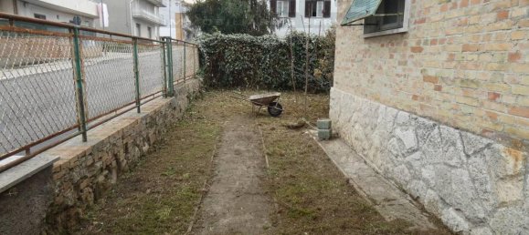 8 rooms Villa in Sant'Omero, Italy No. 24374 6