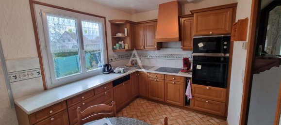 3 bedrooms House in Vineuil, France No. 47710 18