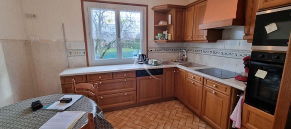 3 bedrooms House in Vineuil, France No. 47710 8