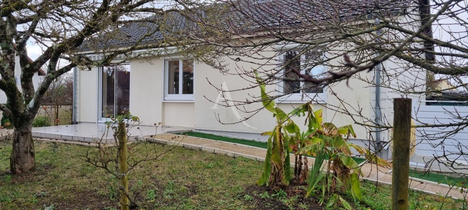 3 bedrooms House in Vineuil, France No. 47710