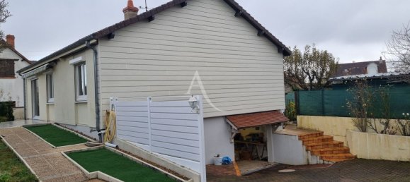 3 bedrooms House in Vineuil, France No. 47710 32