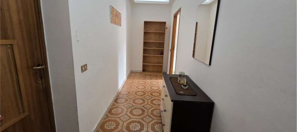 2-salle Appartement à Palermo, Italy No. 46078 3
