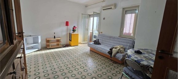2-salle Appartement à Palermo, Italy No. 46078 11