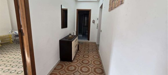 2-salle Appartement à Palermo, Italy No. 46078 5