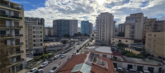 2-salle Appartement à Palermo, Italy No. 46078 16
