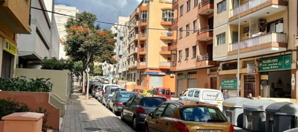 394m² Commercial property in Santa Cruz de Tenerife, Spain No. 61380 32