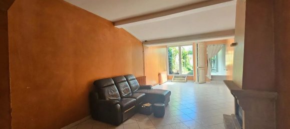 Casa de 3 dormitorios en Sainte-Foy-la-Grande, France No. 340084 3