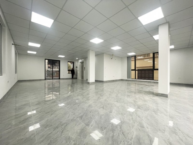 Escritório de 1 divisão em Tay Ho, Vietnam N.º 427