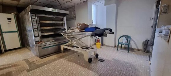 Edifício de 9 divisões em Chalette-sur-Loing, France N.º 72434 2