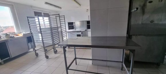 Edifício de 9 divisões em Chalette-sur-Loing, France N.º 72434 3