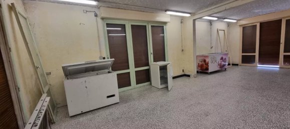 Edifício de 9 divisões em Chalette-sur-Loing, France N.º 72434 6