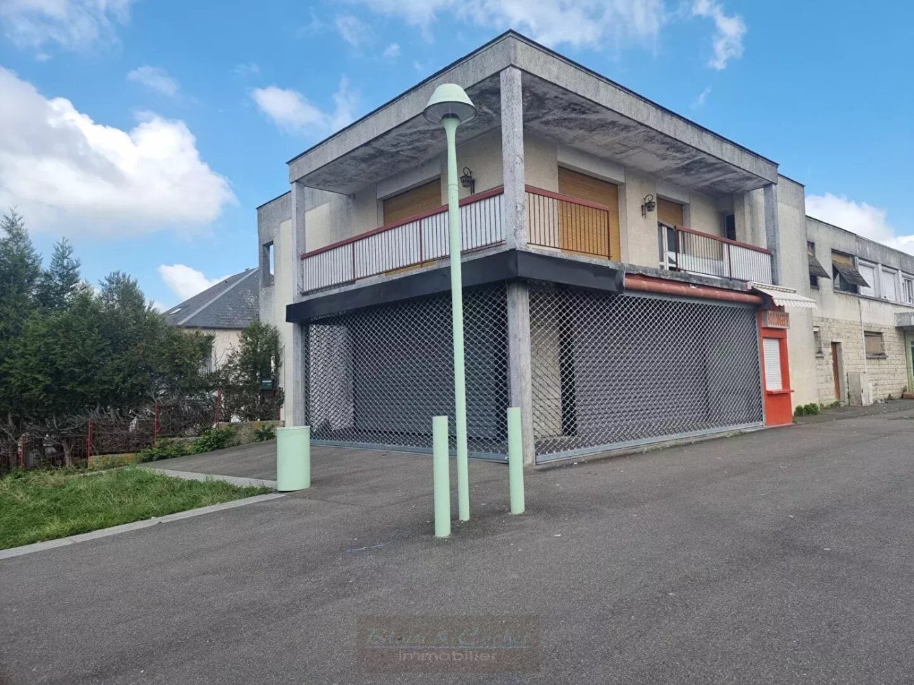 Edifício de 9 divisões em Chalette-sur-Loing, France N.º 72434