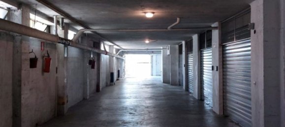 30m² Garage in Genoa, Italy No. 112155 2