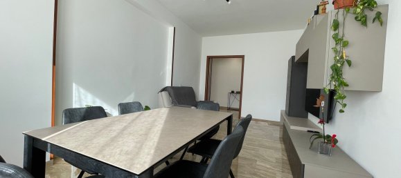 Квартира с 4 комнатами в Фьюджи, Италия № 213250 3