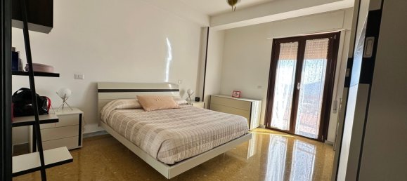 Квартира с 4 комнатами в Фьюджи, Италия № 213250 8