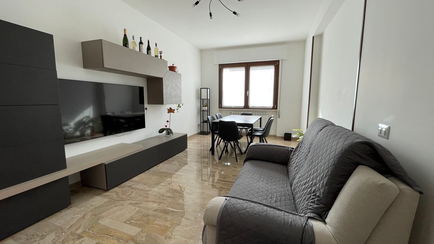 Квартира с 4 комнатами в Фьюджи, Италия № 213250