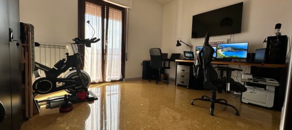 Квартира с 4 комнатами в Фьюджи, Италия № 213250 16