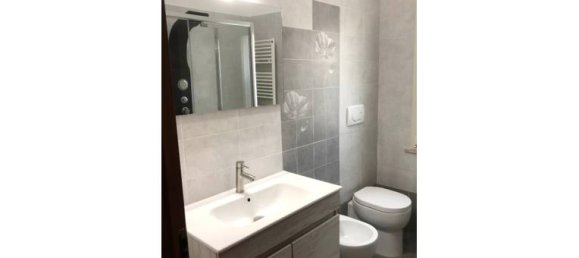 5 rooms Apartment in Ravenna, Italy No. 253207 4