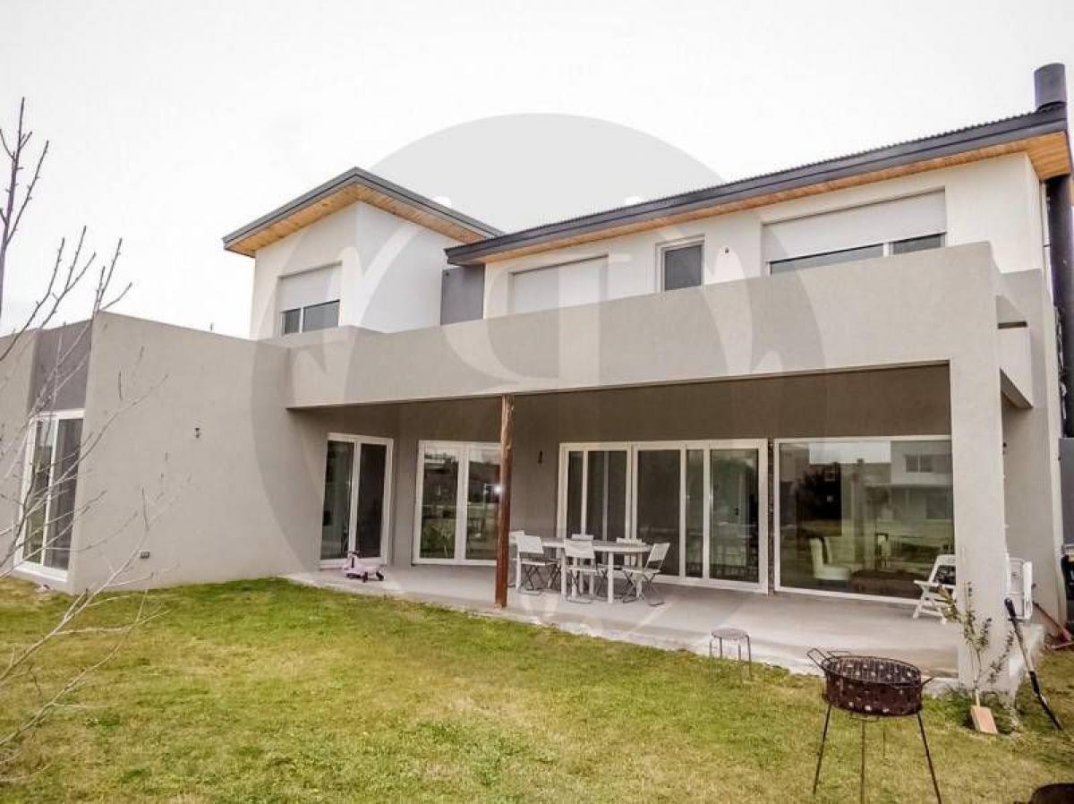 Casa T4 em Tigre, Argentina N.º 55979