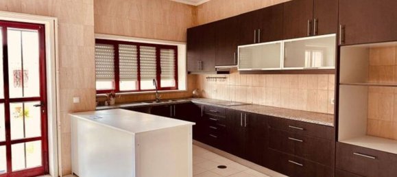 4 bedrooms House in Matosinhos, Portugal No. 177099 2