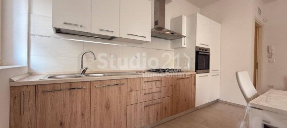 Квартира с 2 спальнями в Монтеварки, Италия № 376072 4