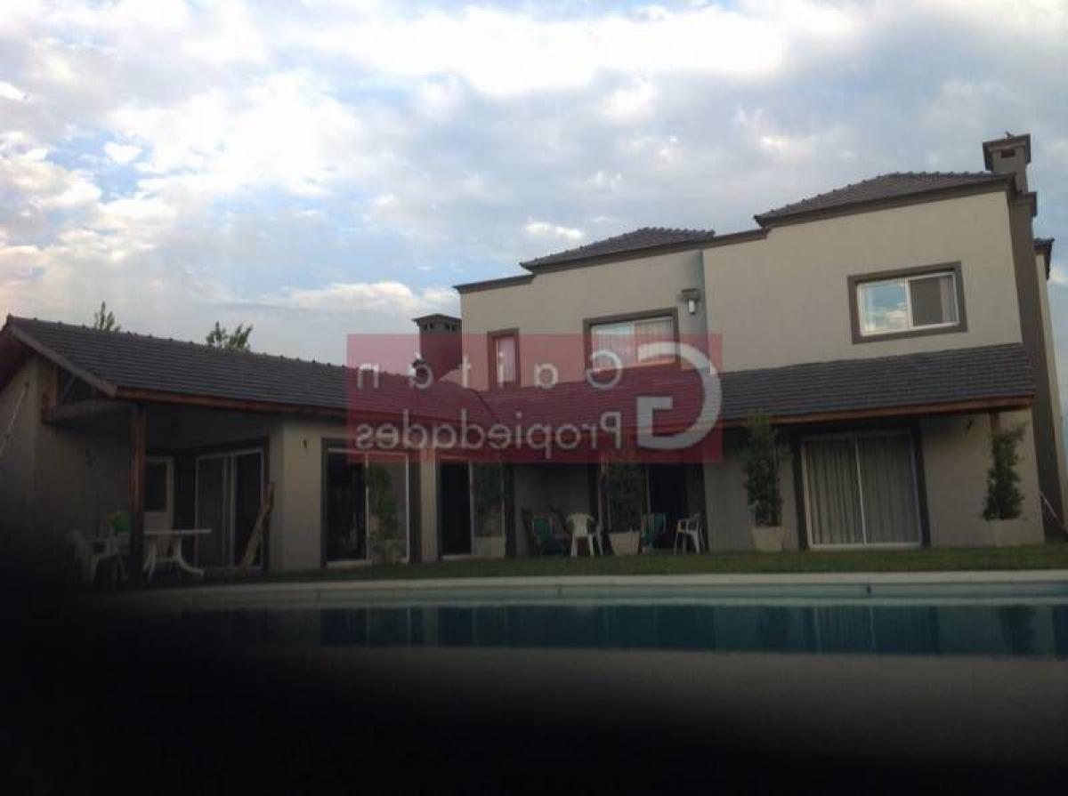 Casa T3 em Tigre, Argentina N.º 89040