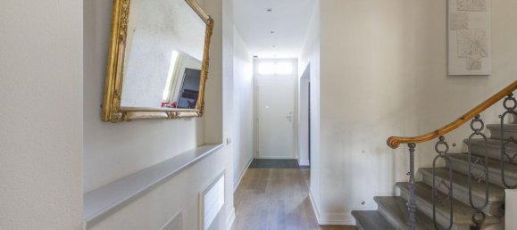 6 bedrooms House in Florence, Italy No. 333327 4