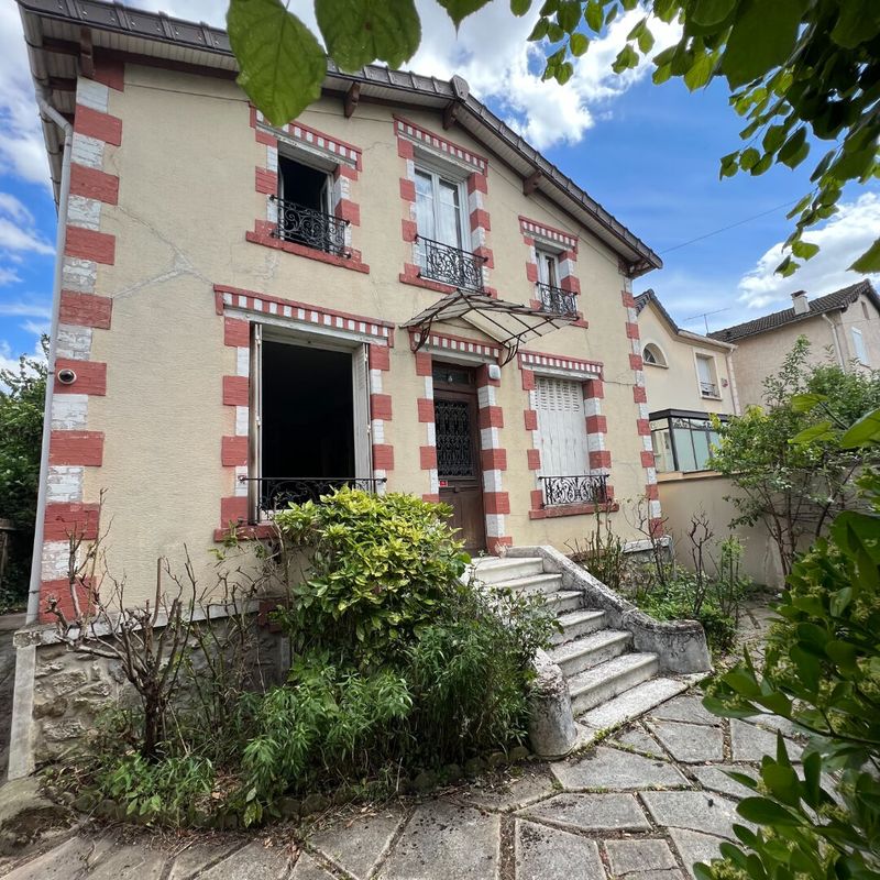 5 bedrooms House in Bondy, France No. 182689