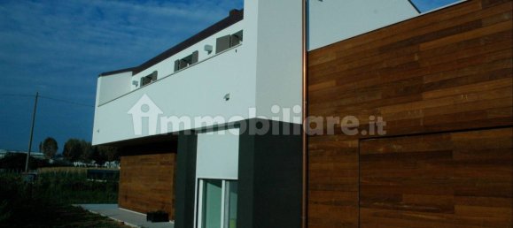 2 Schlafzimmer Villa in Treviso, Italy, Nr. 378397 2