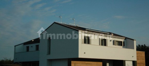 2 Schlafzimmer Villa in Treviso, Italy, Nr. 378397 3