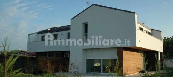 2 Schlafzimmer Villa in Treviso, Italy, Nr. 378397 4