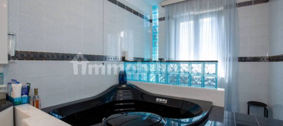 5 bedrooms Villa in Brandizzo, Italy No. 322505 41