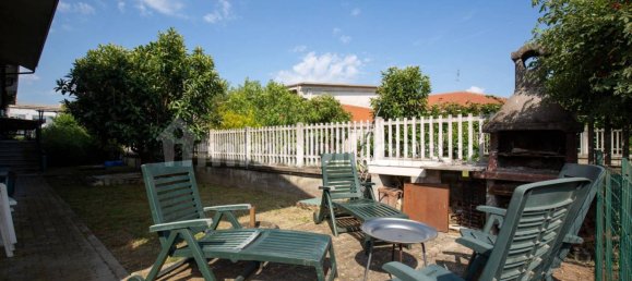 5 bedrooms Villa in Brandizzo, Italy No. 322505 15