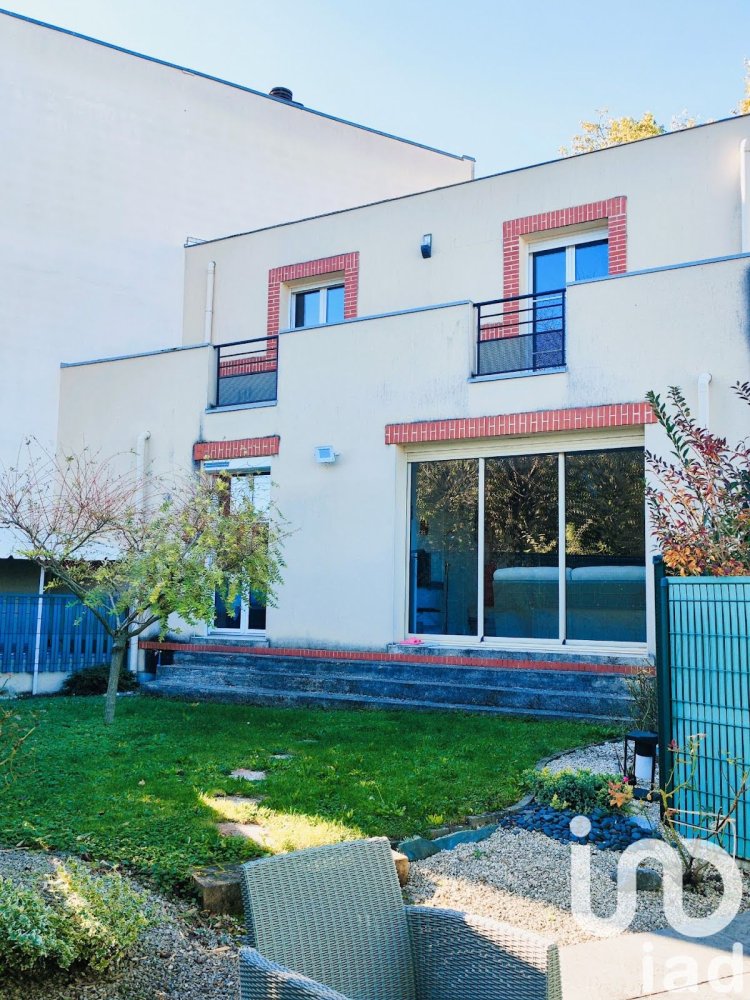 4 chambres Maison à Châlons-en-Champagne, France No. 220812