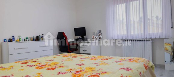 Apartamento de 3 dormitorios en Tolentino, Italy No. 250890 11