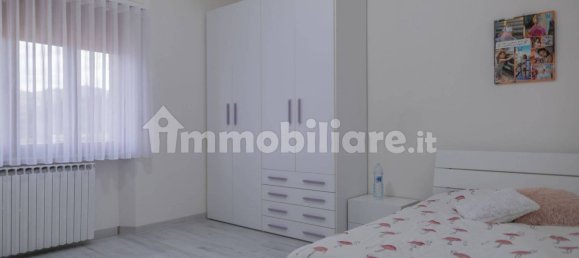 Apartamento de 3 dormitorios en Tolentino, Italy No. 250890 6