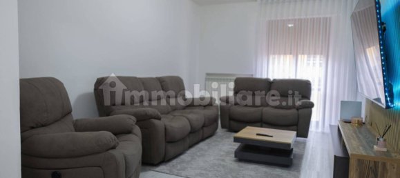 Apartamento de 3 dormitorios en Tolentino, Italy No. 250890 2