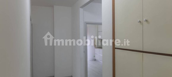 Apartamento de 3 dormitorios en Tolentino, Italy No. 250890 15