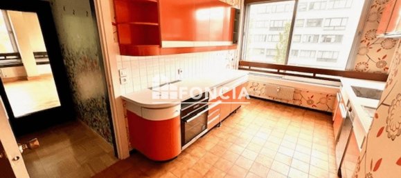 2 bedrooms Apartment in Valenciennes, France No. 66030 5