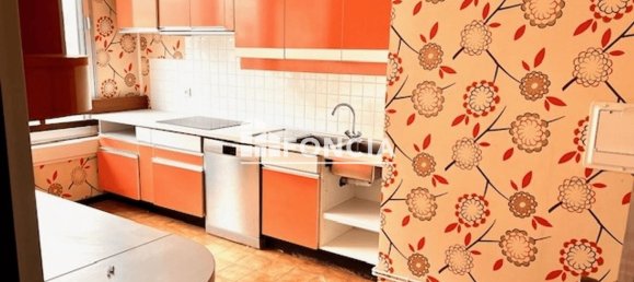 2 bedrooms Apartment in Valenciennes, France No. 66030 4