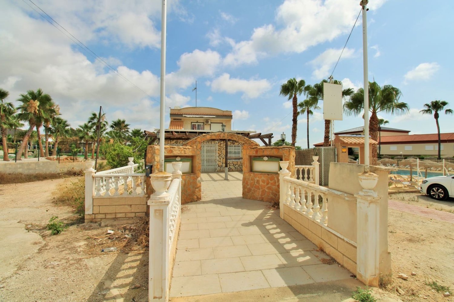 3 Schlafzimmer Gewerbliche Immobilie in Alicante, Spain, Nr. 182049