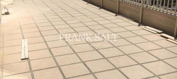 3 bedrooms Penthouse in San Gwann, Malta No. 4287 2