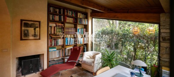 3 bedrooms Villa in Florence, Italy No. 189709 10