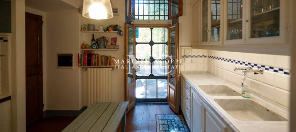 3 bedrooms Villa in Florence, Italy No. 189709 18