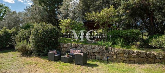 3 bedrooms Villa in Florence, Italy No. 189709 9