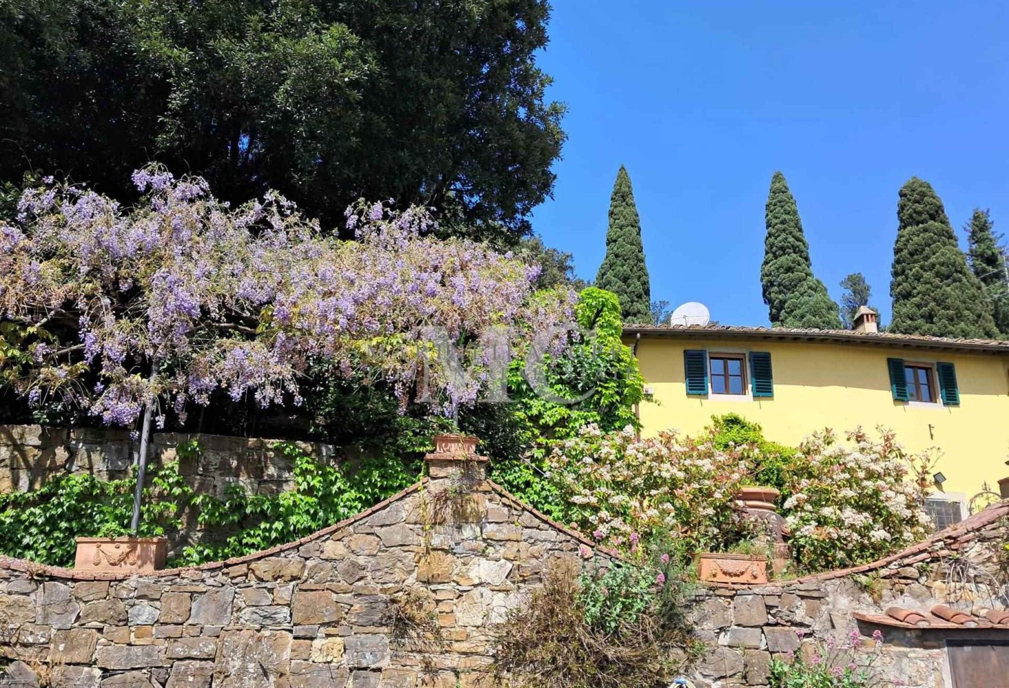 3 bedrooms Villa in Florence, Italy No. 189709